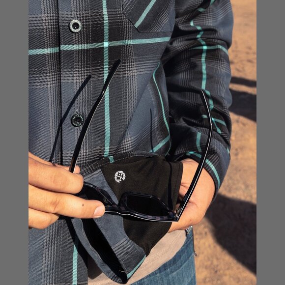 DIXXON FLANNEL - POWERLINE Flannel Shirt - Men's Large - Picture 5 of 10